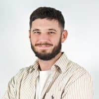 Simon Chargé de communication